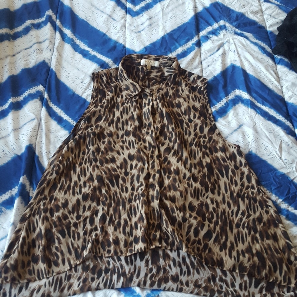 Leopard print button up hi-lo blouse